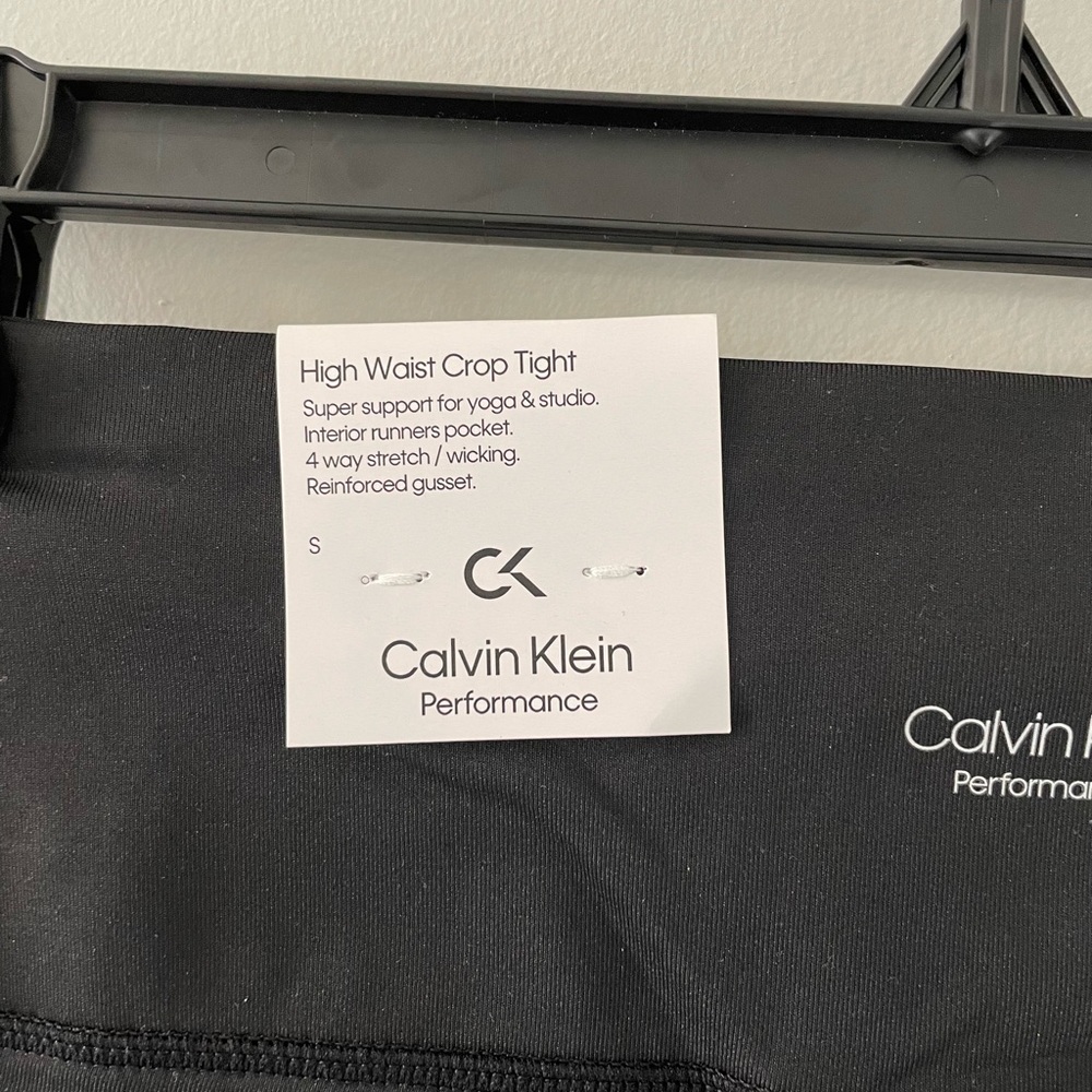 Calvin Klein Performance - Size S - Picture 3 of 3